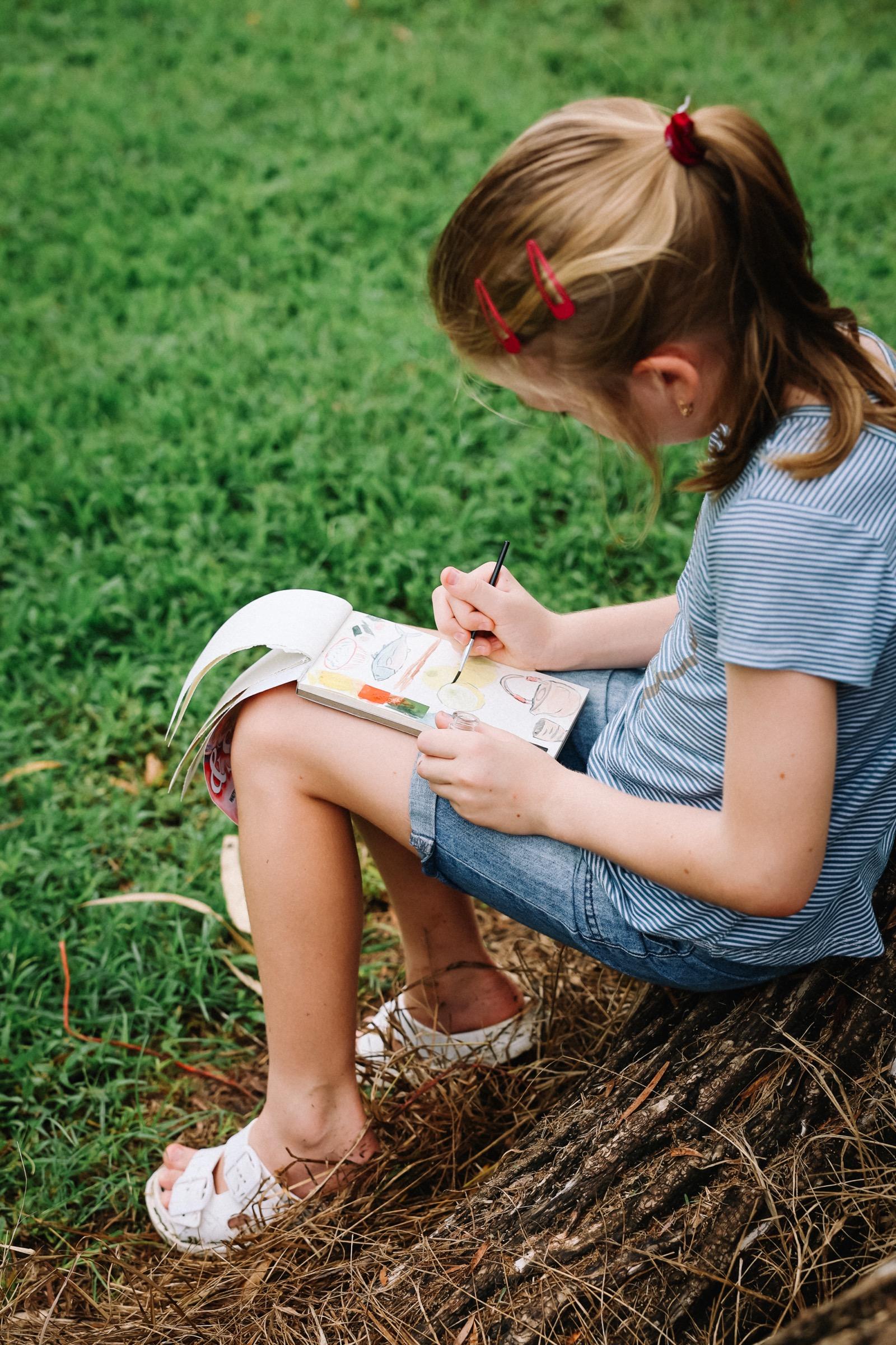 Children drawing together